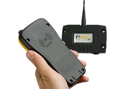 rfid tracker range|how far can rfid be.